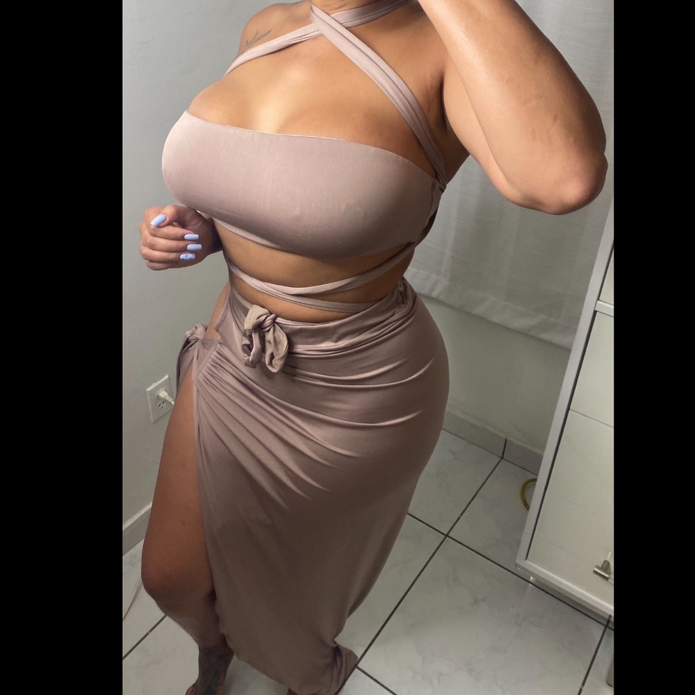 Nude skirt set